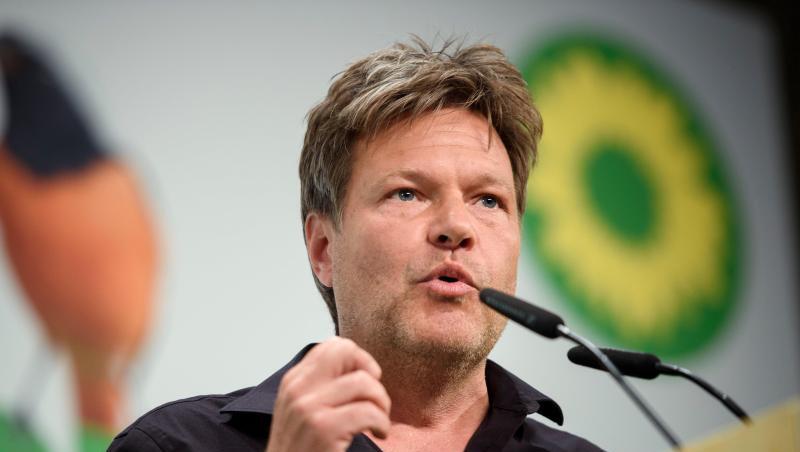Grünen-Chef Robert Habeck schließt eine Koalition mit der CDU in Sachsen nicht aus. Grünen-Chef Robert Habeck schließt eine Koalition mit der CDU in Sachsen nicht aus.