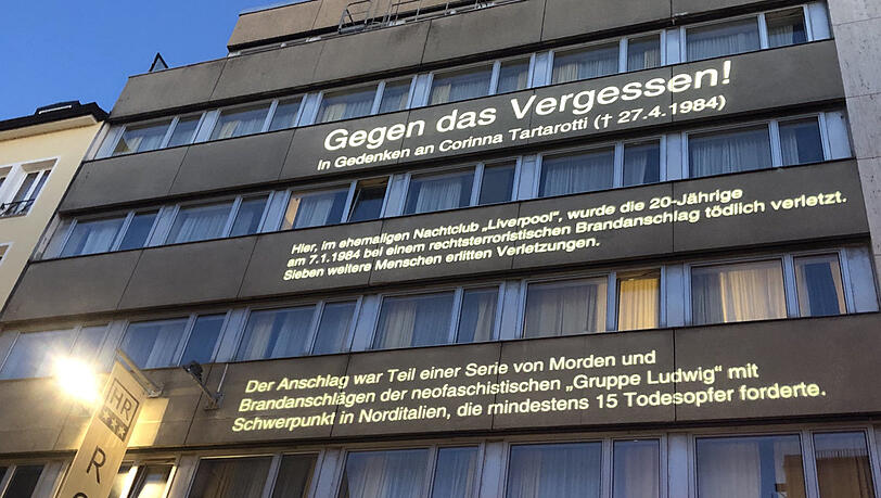 Gedenk-Aktion der Stadt. Eine feste Tafel gibt es (noch) nicht.