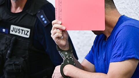 Weil er nach Überzeugung des Gerichts seine Sprachlehrerin getötet hat, muss ein 38 Jahre alter Mann ins Gefängnis. (Archivbild)