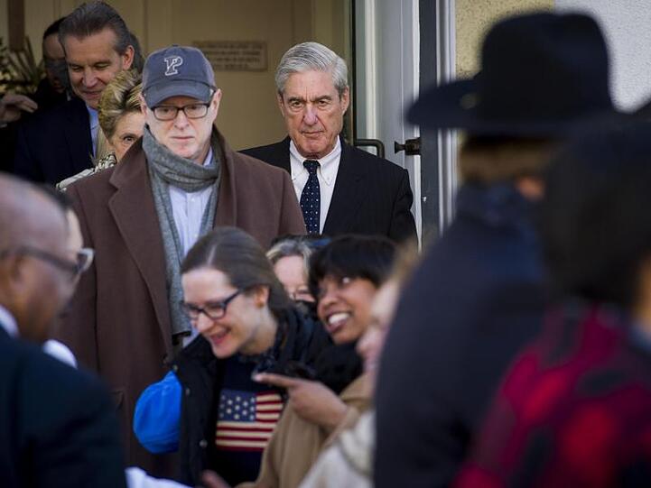 Mueller (M) hatte seinen Bericht am Freitag an US-Justizminister William Barr übergeben - und seine Untersuchungen damit nach fast zwei Jahren abgeschlossen.