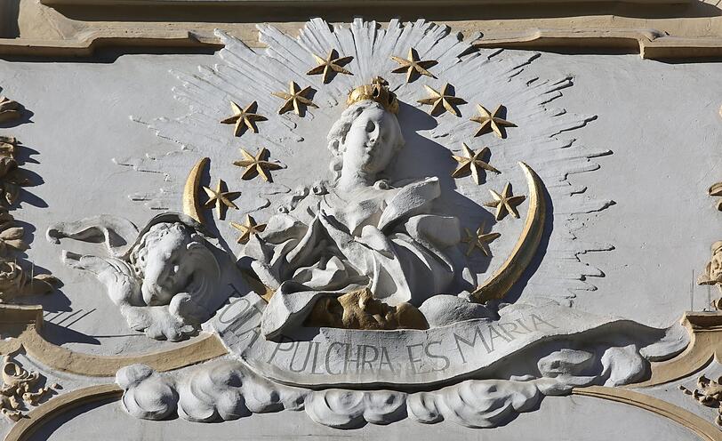 "Tota pulchra es Maria" (Schön bist du, Maria, in allem) - ein uralteschristliches Gebet, das bereits im vierten Jahrhundert belegt ist.