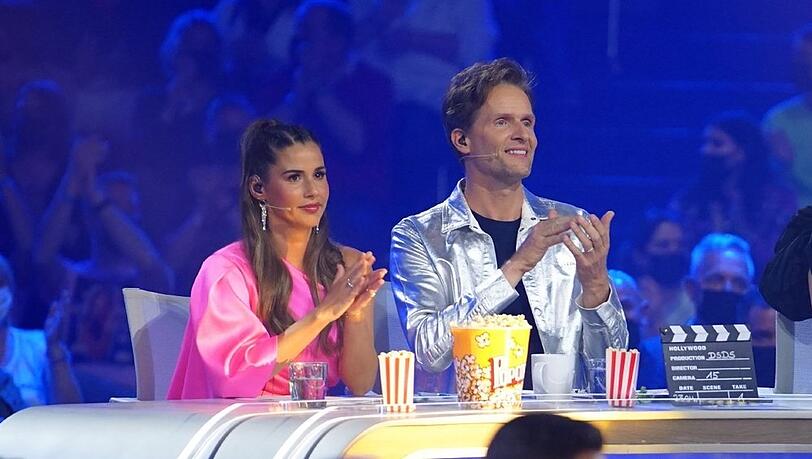 Sarah Engels durfte als "DSDS"-Gastjurorin neben Toby Gad Platz nehmen.