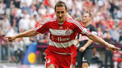 Miroslav Klose bejubelt sein erstes Ligator seit einem halben Jahr.