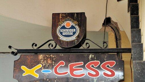 Das X-Cess ist im Mai 2011 in die Sonnenstraße umgezogen. Jetzt bekommt es eine Schönheitskur. Das X-Cess ist im Mai 2011 in die Sonnenstraße umgezogen. Jetzt bekommt es eine Schönheitskur.