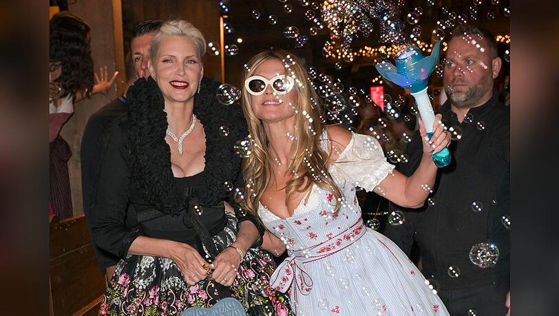 Zwei Supermodels unter sich: Heidi Klum (r.) hatte bei ihrem Wiesn-Bummel Nadja Auermann dabei. Zwei Supermodels unter sich: Heidi Klum (r.) hatte bei ihrem Wiesn-Bummel Nadja Auermann dabei.