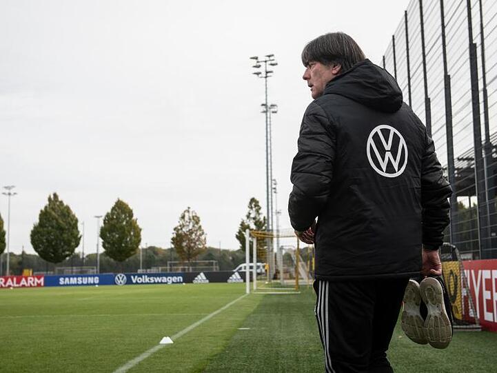 Auf nach Tallinn! Bundestrainer Joachim Löw trifft mit seinem Team in der EM-Qualifikation auf Estland.
