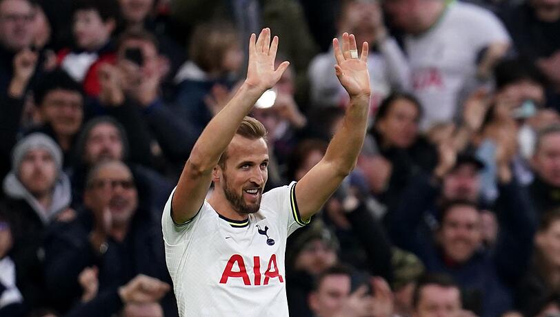 Bild aus vergangenen Zeiten: Harry Kane winkt den Tottenham-Fans zu.