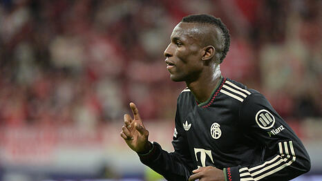 Nicolas Jackson jubelt erstmals für den FC Bayern.