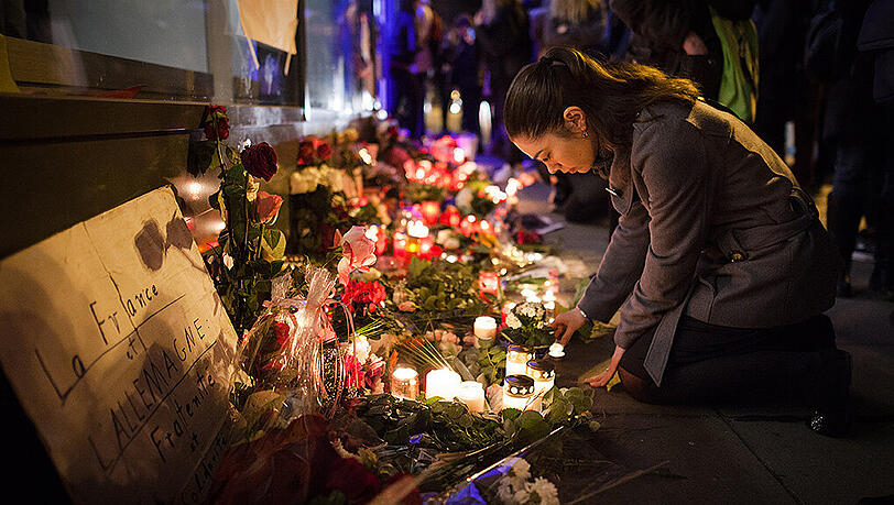 Unter den Toten der Paris Terroranschläge befinden sich insgesamt zwei Deutsche. Das gab das Auswärtige Amt bekannt.