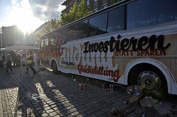 Der Juso-Tourbus kommt nach München an die Uni.