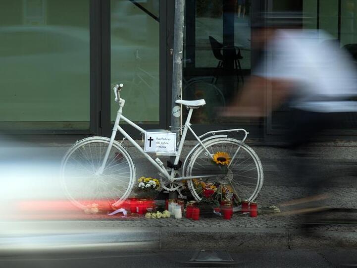 Das sogenannte Geisterrad erinnert an einen Radfahrer, der von einem rechts abbiegenden LKW getötet wurde.