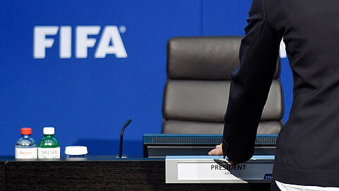 Wer wird Nachfolger von FIFA-Präsident Joseph Blatter, wenn der seinen Sessel endgültig geräumt hat?