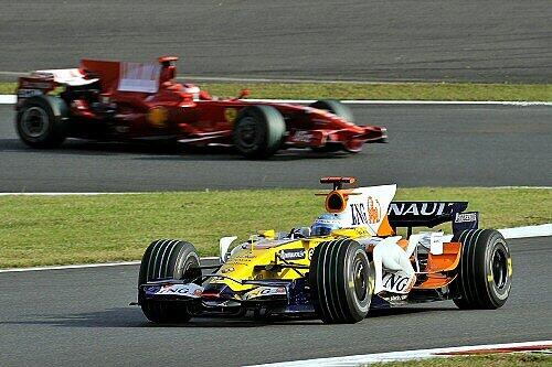 Führung mit Vorsprung: Fernando Alonso (v.) in Japan