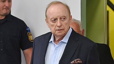 Alfons Schuhbeck muss sich aktuell wieder vor Gericht verantworten.
