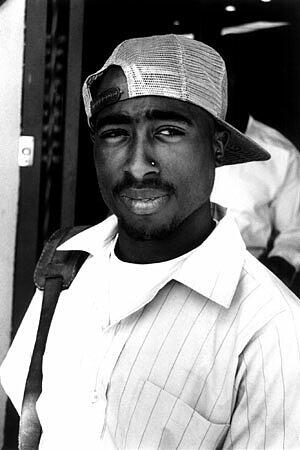 Rapper Tupac Shakur erlag 1996 seinen 16 Schussverletzungen. Bis heute ist der Mord ungeklärt.