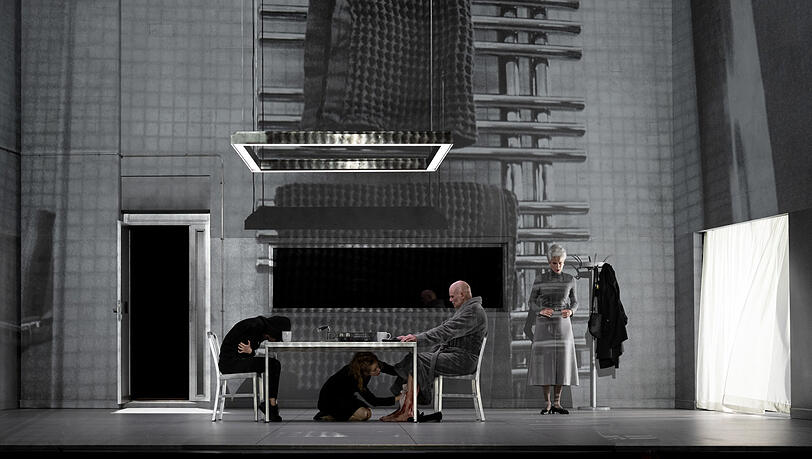 "Bluthaus" im Cuvilliéstheater. "Bluthaus" im Cuvilliéstheater.