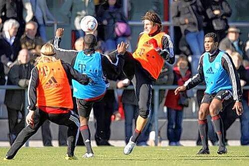 Zeigen vollen Einsatz beim Training: Timoschtschuk, Braafheid, Gomez und Breno (v.l.).