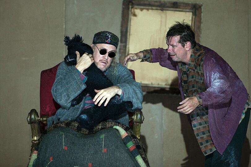 Nicholas Ofczarek (Hamm) und Michael Maertens (Clov).