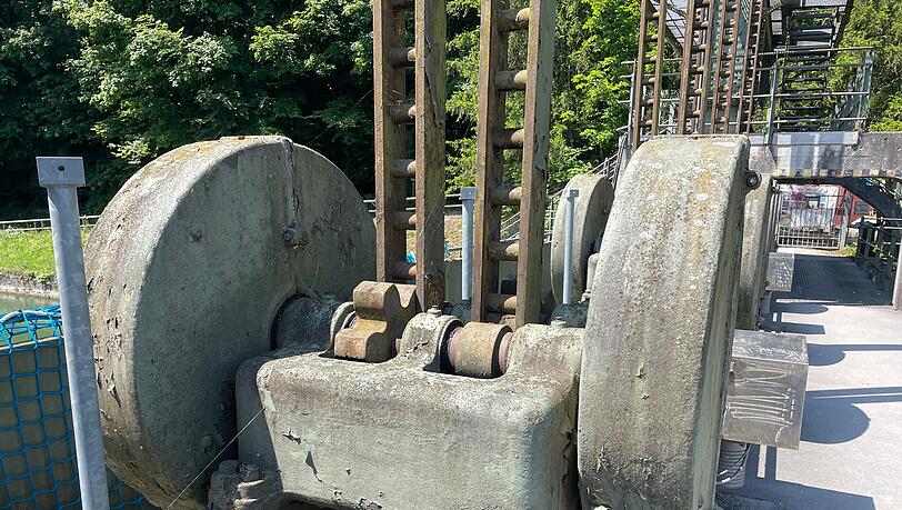 Ein bisschen Patina und ein bisschen Rost: Technik aus dem Jahr 1908, die aber heute noch funktioniert und weiterhin in Betrieb ist. Ein bisschen Patina und ein bisschen Rost: Technik aus dem Jahr 1908, die aber heute noch funktioniert und weiterhin in Betrieb ist.