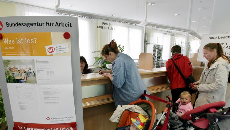 Arbeitsagentur in Leipzig: Die Mitarbeiter müssen sich auf wachsenden Andrang einstellen. Arbeitsagentur in Leipzig: Die Mitarbeiter müssen sich auf wachsenden Andrang einstellen.