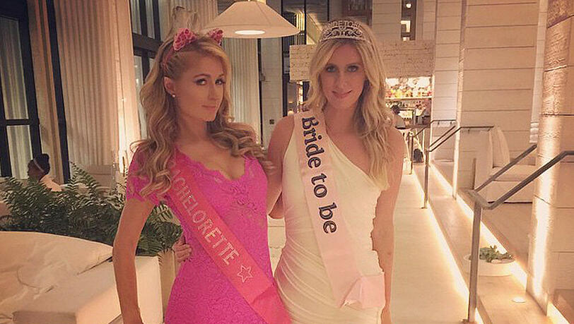 Die Nacht ist jung für Braut Nicky Hilton und ihre Brautjungfer Paris. Sie feierten den Junggesellinnenabschied in Miami. Die Nacht ist jung für Braut Nicky Hilton und ihre Brautjungfer Paris. Sie feierten den Junggesellinnenabschied in Miami.