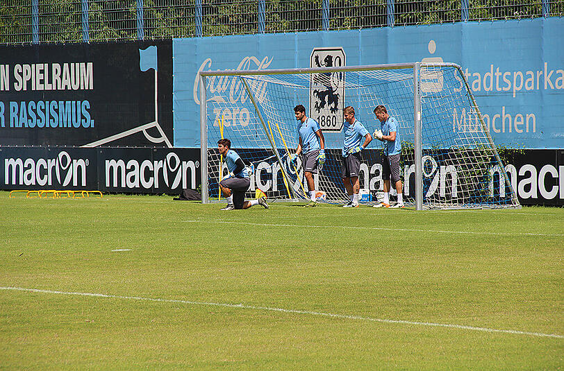 Am Samstag startete der TSV 1860 München ganz offiziell in die neue Saison. Klicken Sie sich durch die Bilder des Traningsauftakts mit dem neuen Trainer Kosta Runjaic.