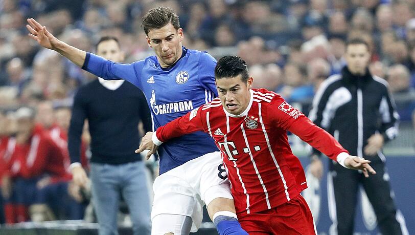 Bald Kollegen? Leon Goretzka (li.) vom FC Bayern im Duell mit James vom FC Bayern. Bald Kollegen? Leon Goretzka (li.) vom FC Bayern im Duell mit James vom FC Bayern.