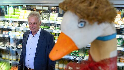 Bundesagrarminister Alois Rainer (CSU) besucht in Brandenburg den Bio-Betrieb "Ökodorf Brodowin" .