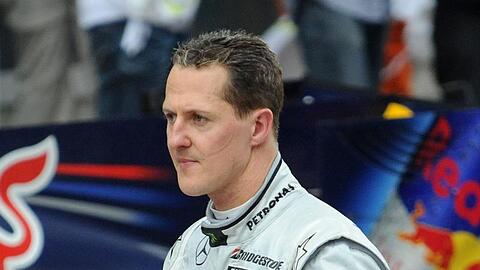Michael Schumacher kann nicht glücklich sein über seine Leistung in Shanghai. Und er ist es auch nicht.