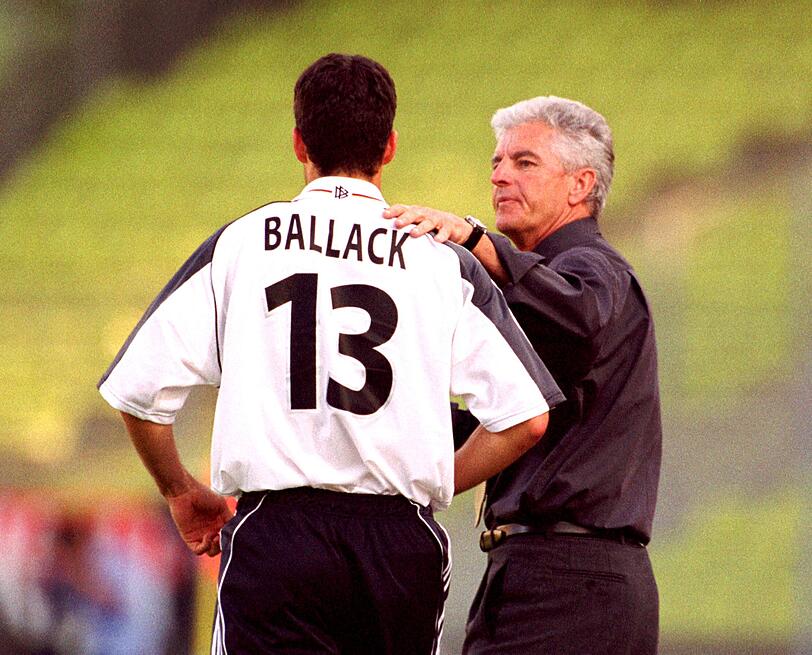Michael Ballack debütierte unter Bundestrainer Erich Ribbeck. Michael Ballack debütierte unter Bundestrainer Erich Ribbeck.