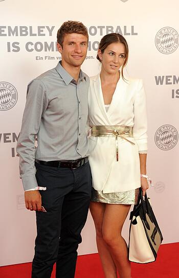 Am Montagabend feierte der Dokumentarfilm "Wembley - Football is coming hoam" Premiere - unter den gespannten Blicken der Bayern-Stars. Die Bilder!