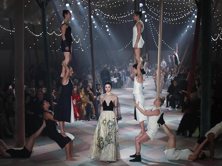 Willkommen im Zirkus von Dior.