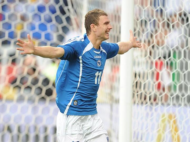 Edin Dzeko könnte ein Thema für den FC Bayern sein.