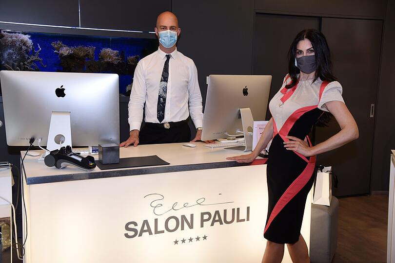 Influencerin Jeannette Graf mit Friseur Stefan Pauli