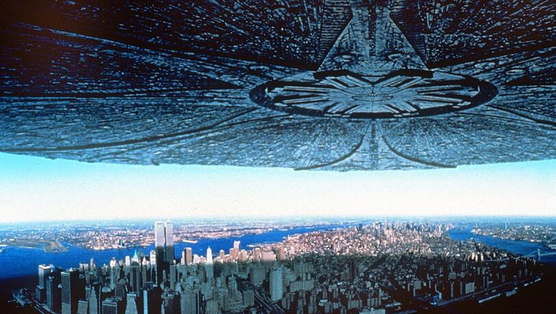 Diese Szene stammt freilich aus einem Film: ein gigantisches Ufo über New York in "Independence Day".