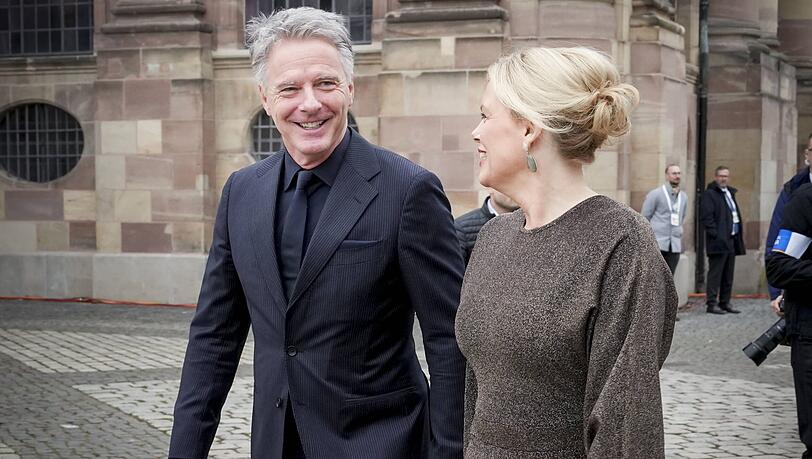 J&ouml;rg Pilawa und Julia Kl&ouml;ckner beim Tag der Deutschen Einheit in Saarbr&uuml;cken