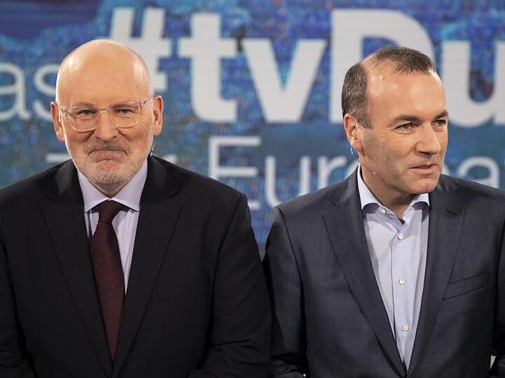 Frans Timmermans (L) und Manfred Weber Mitte Mai vor einem TV-Duell der Spitzenkandiaten für das Amt des EU-Kommissionspräsidenten.