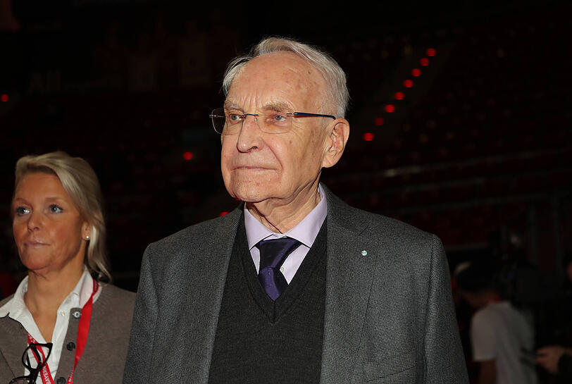 Bayern-Abschied: Edmund Stoiber. Bayern-Abschied: Edmund Stoiber.