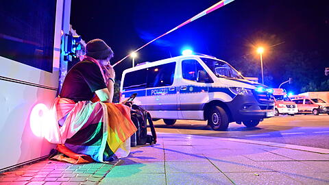 Ein Islamist hat mit einem Auto mehrere Menschen am Rande des Christopher Street Day in Berlin angefahren und einen Menschen get&ouml;tet.
