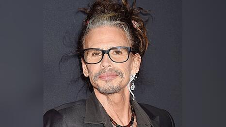 Die Richterin im Zivilverfahren gegen Steven Tyler gibt den Fall ab.
