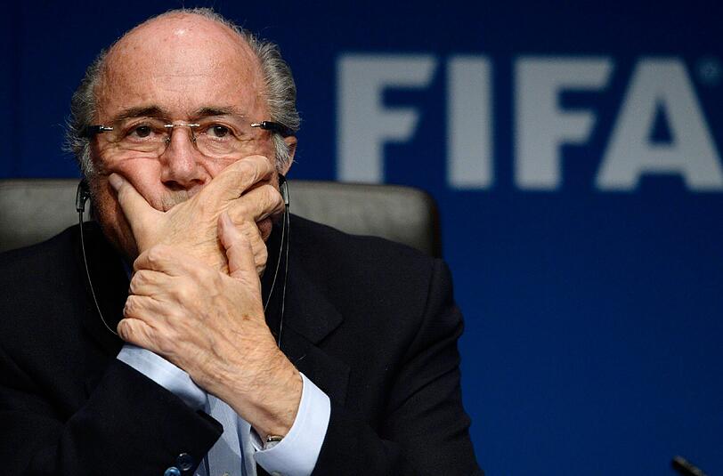 Am Freitag sollte auf dem FIFA-Kongress in Zürich der neue Präsident gewählt werden. Joseph Blatter tritt entgegen internationaler kritik wieder an.
