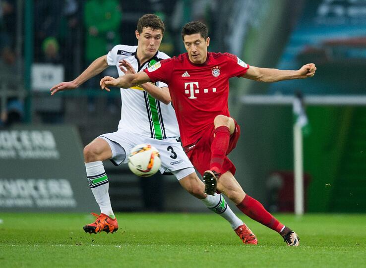 ROBERT LEWANDOWSKI NOTE 5: Scheiterte erst nach Lahm-Pass und dann nach Müller-Flanke an Sommer (18./25.). Aus diesen Chancen muss ein Torjäger mehr machen. Lief viel, ließ sich ins Mittelfeld zurückfallen, doch die gefährliche Ausstrahlung war gänzlich weg. Raus nach 75 Minuten.