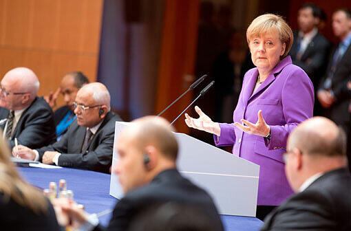 Bundeskanzlerin Angela Merkel spricht am 06.05.2013 beim Petersberger Klimadialog in Berlin.
