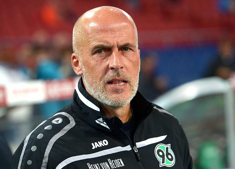 21. Dezember 2015: Michael Fronzteck tritt bei Hannover 96 zurück...