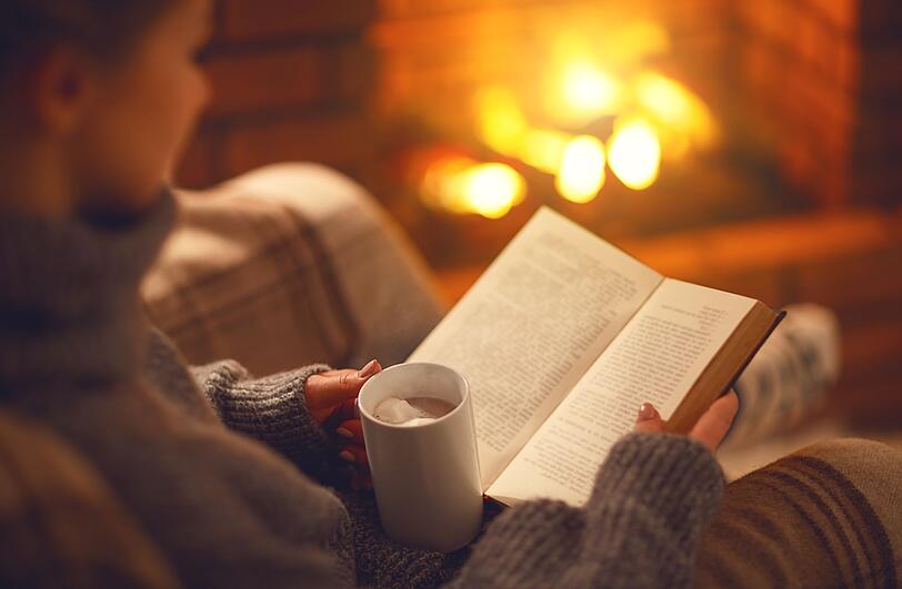 Feuer sollten Sie auch im Kamin machen, sofern Sie einen besitzen. Was gibt es schöneres, als sich an einen heißen Ofen zu setzen und die neuste Serie anzuschauen oder ein gutes Buch zu lesen? Feuer sollten Sie auch im Kamin machen, sofern Sie einen besitzen. Was gibt es schöneres, als sich an einen heißen Ofen zu setzen und die neuste Serie anzuschauen oder ein gutes Buch zu lesen?
