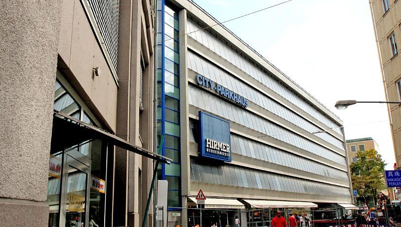 Wird abgerissen: das Hirmer-Parkhaus. Wird abgerissen: das Hirmer-Parkhaus.