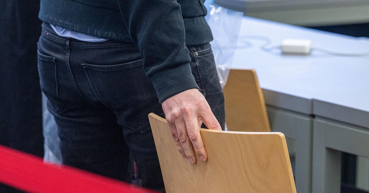 Drogen-statt-Champagner-Fragen-zur-Herkunft-der-Flasche