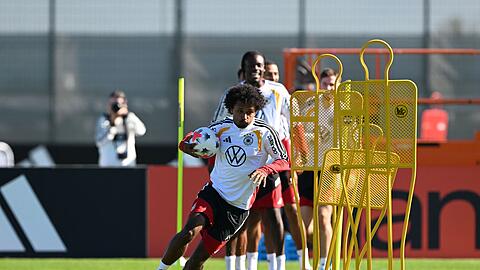 Karim Adeymi kommt &uuml;ber sein hohes Tempo ins Spiel. (Archivbild)