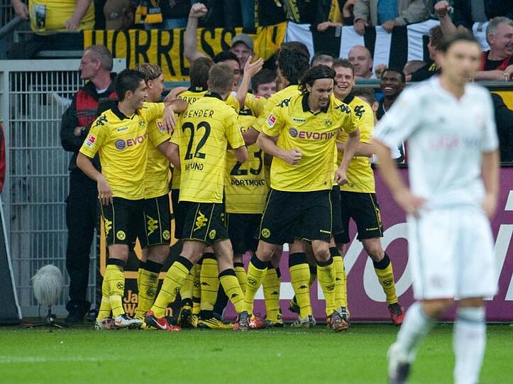 Dortmund jubelt, Bayern trauert - und der Präsident schäumt: Uli Hoeneß sieht in der 0:2-Niederlage in Dortmund den "Super-GAU".