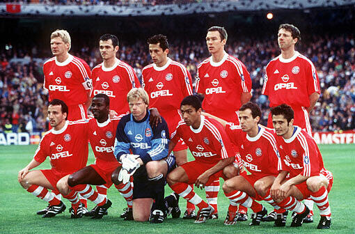 Sie holten zuletzt den Champions-League-Pokal nach München: Die Bayern-Elf im Jahr 2001.